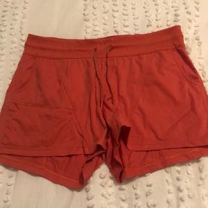 SALMON COLORED NORTH FACE SHORTS